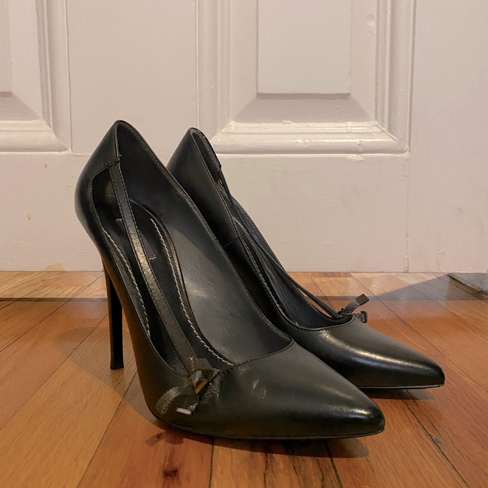 Kurt Geiger Black Heels. Never Worn. Size 39 (US 8). Excellent condition.